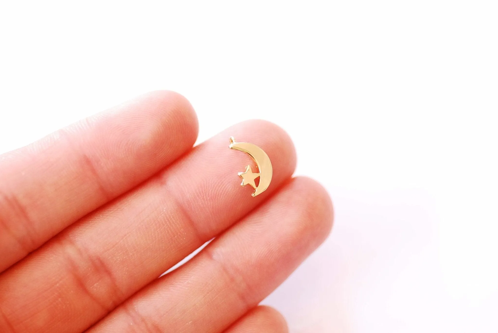 Crescent Moon Wholesale Star Charm | 16K Gold Plated Brass | Half Moon Horn Waning Eclipse Bohemian Boho Curve Shape Pendant B322