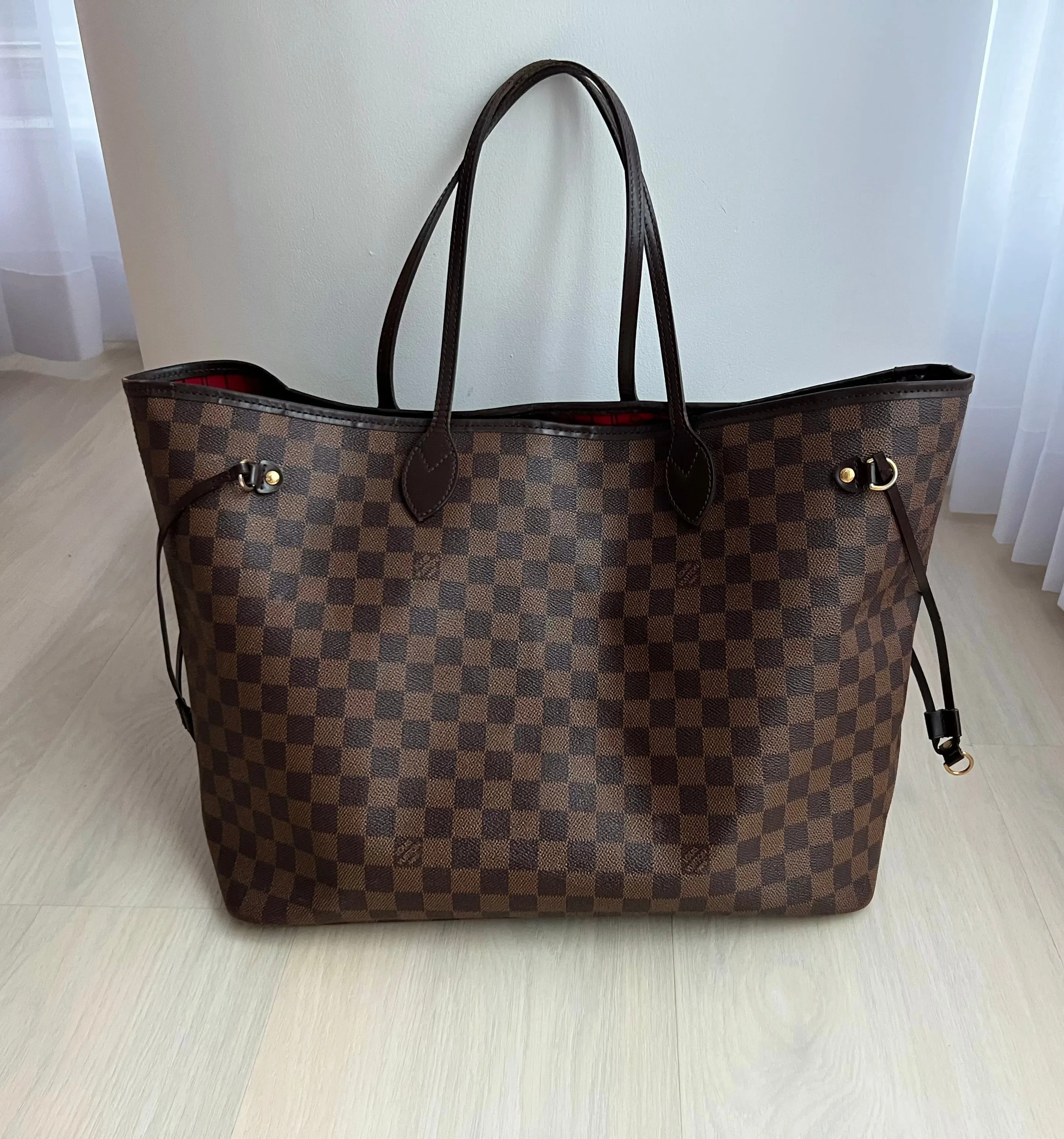 Louis Vuitton Neverfull Bag